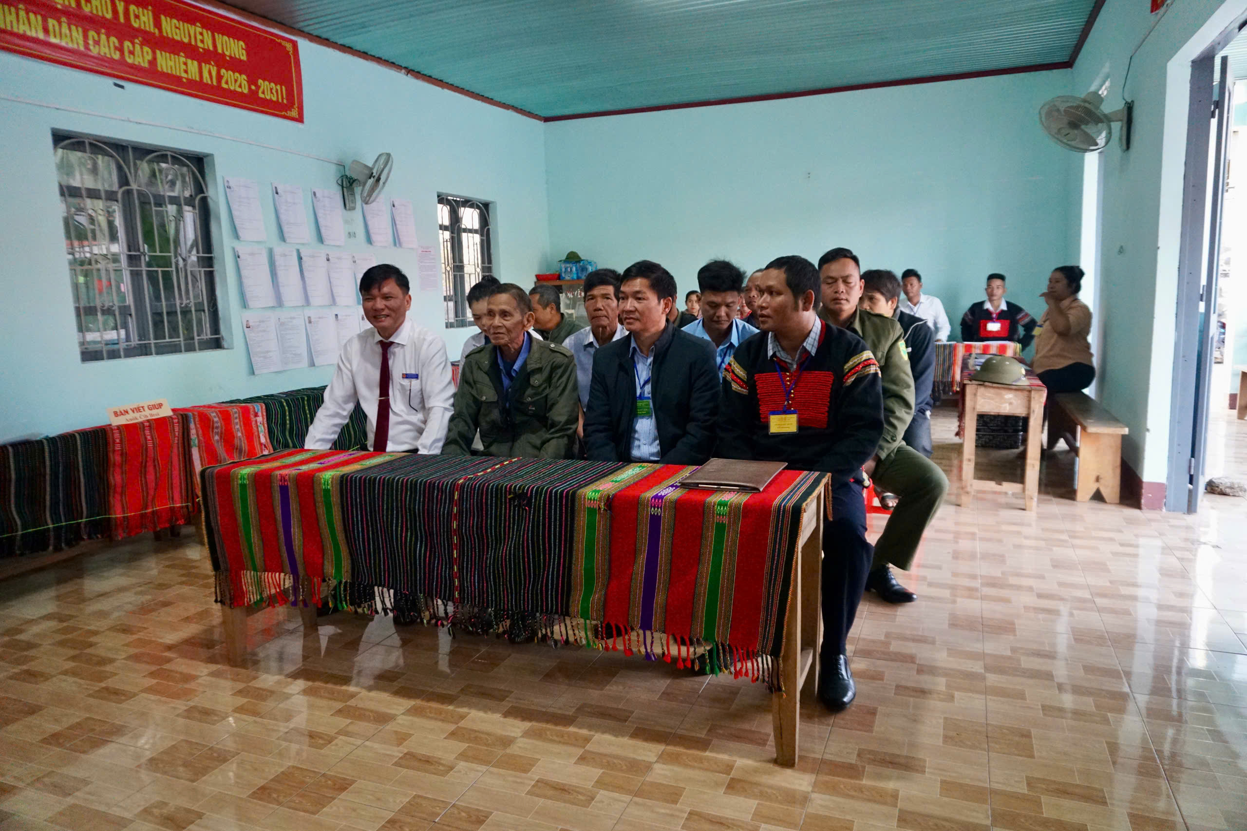 Cử tri xã Ea Na nô nức đi bầu cử (15/3)