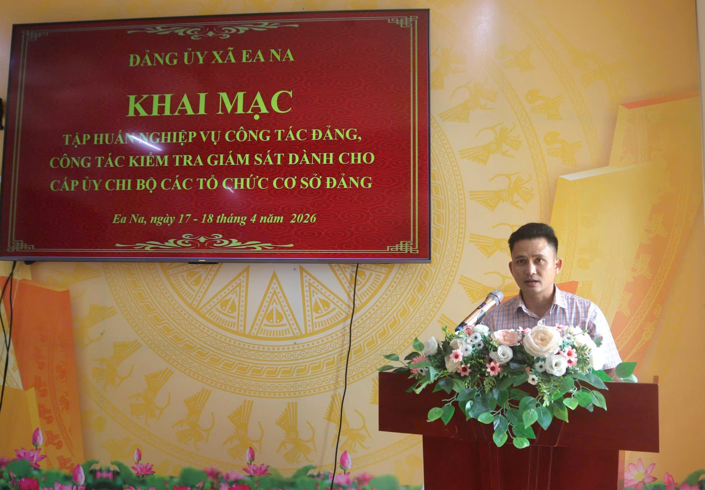 khai-mac-tap-huan-cong-tac-dang