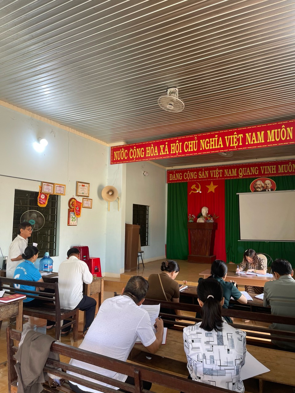 z5489843186824_6086246d8d0823eab85d1bbbd701265d