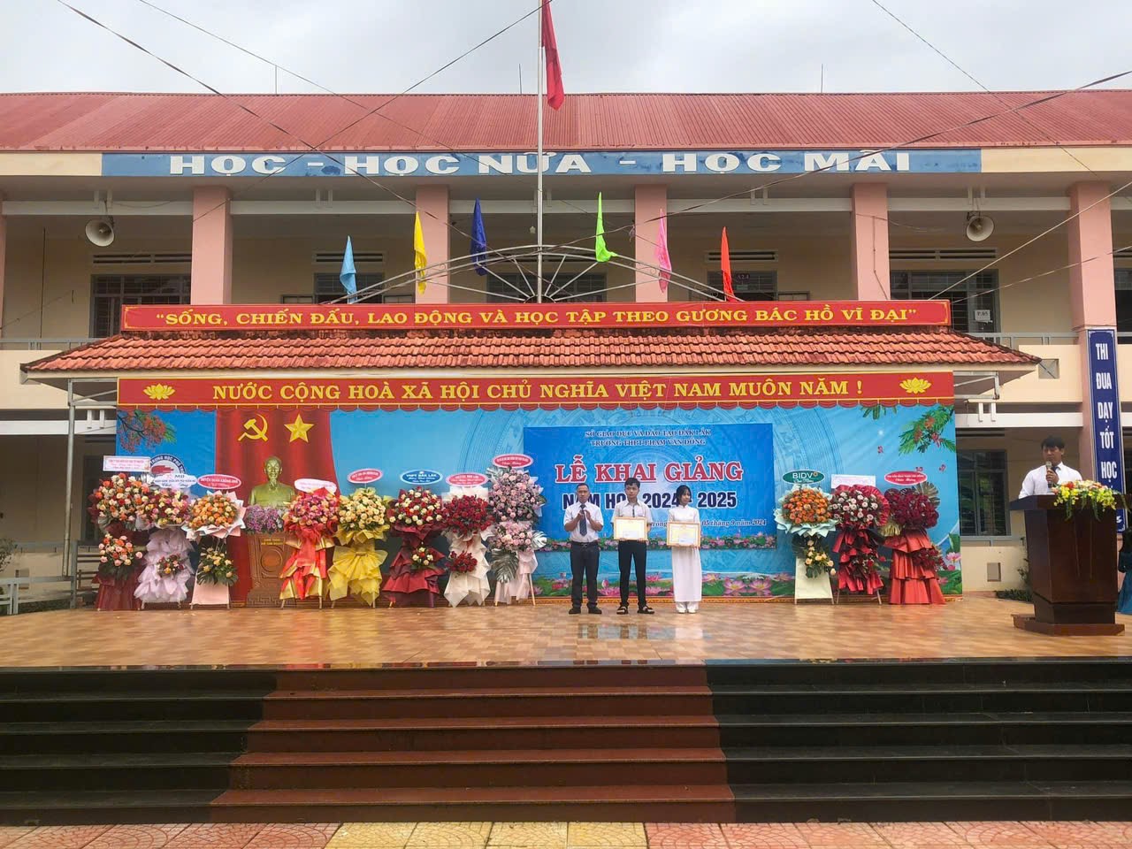 z5802122855844_453e24654ca8ff748384f0ed5b2cfcb9