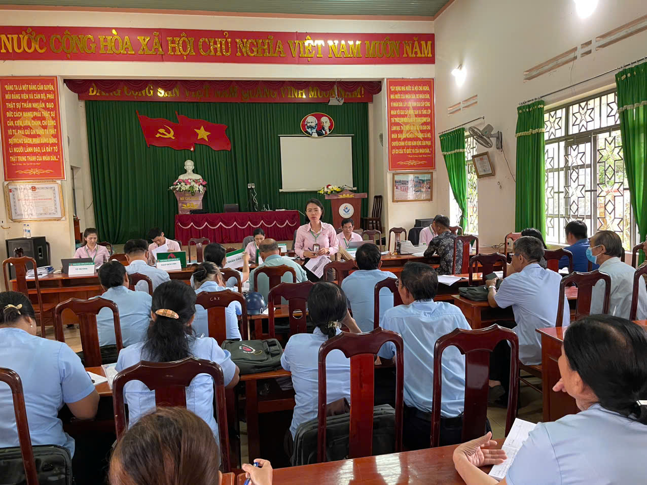 Ngân hàng Chính sách Xã hội triển khai ứng dụng Quản lý Tín dụng chính sách trên địa bàn xã Ea Na