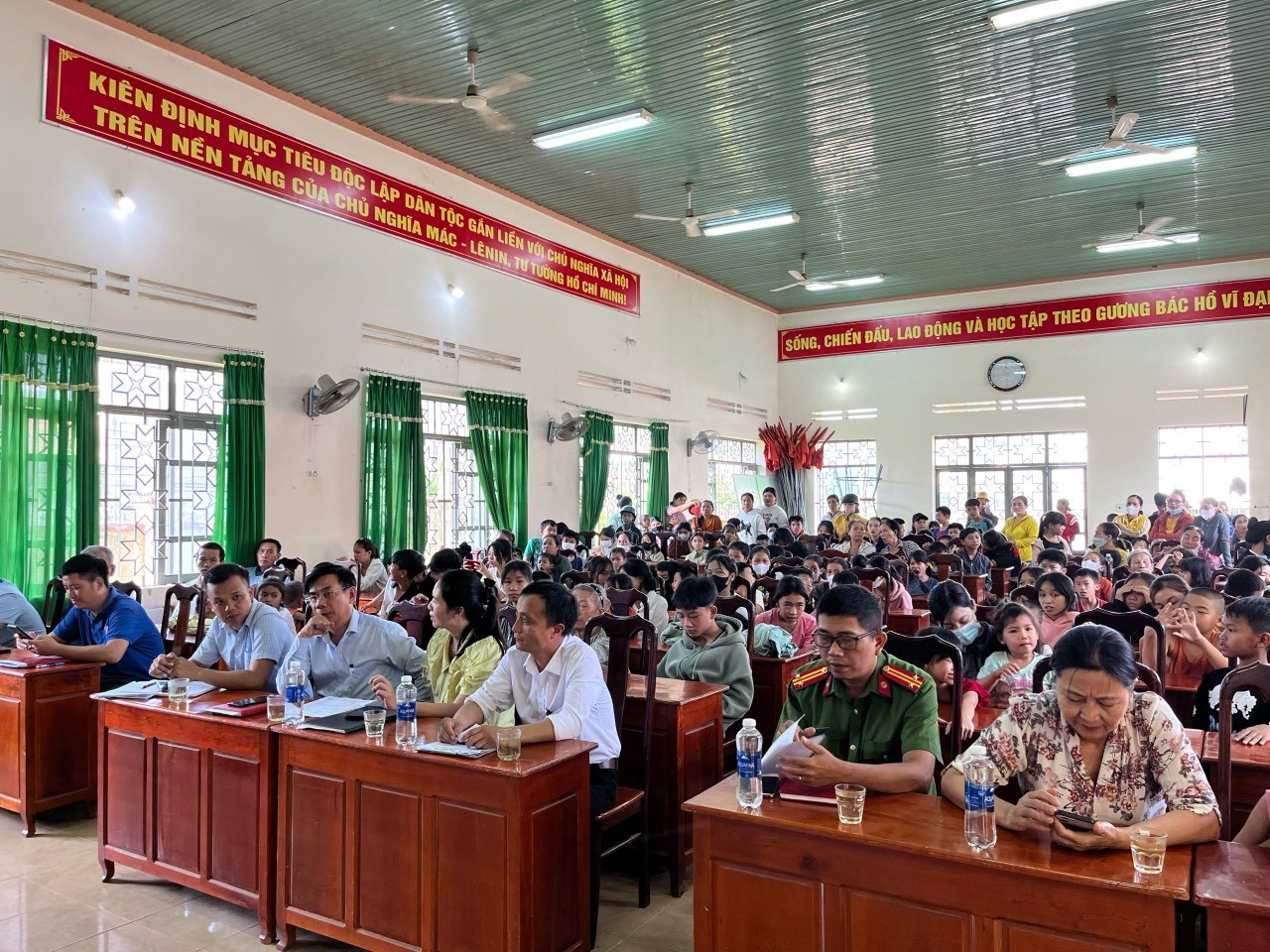 z5515119160506_09243db6fca3f66a09185b83fdaa62b9