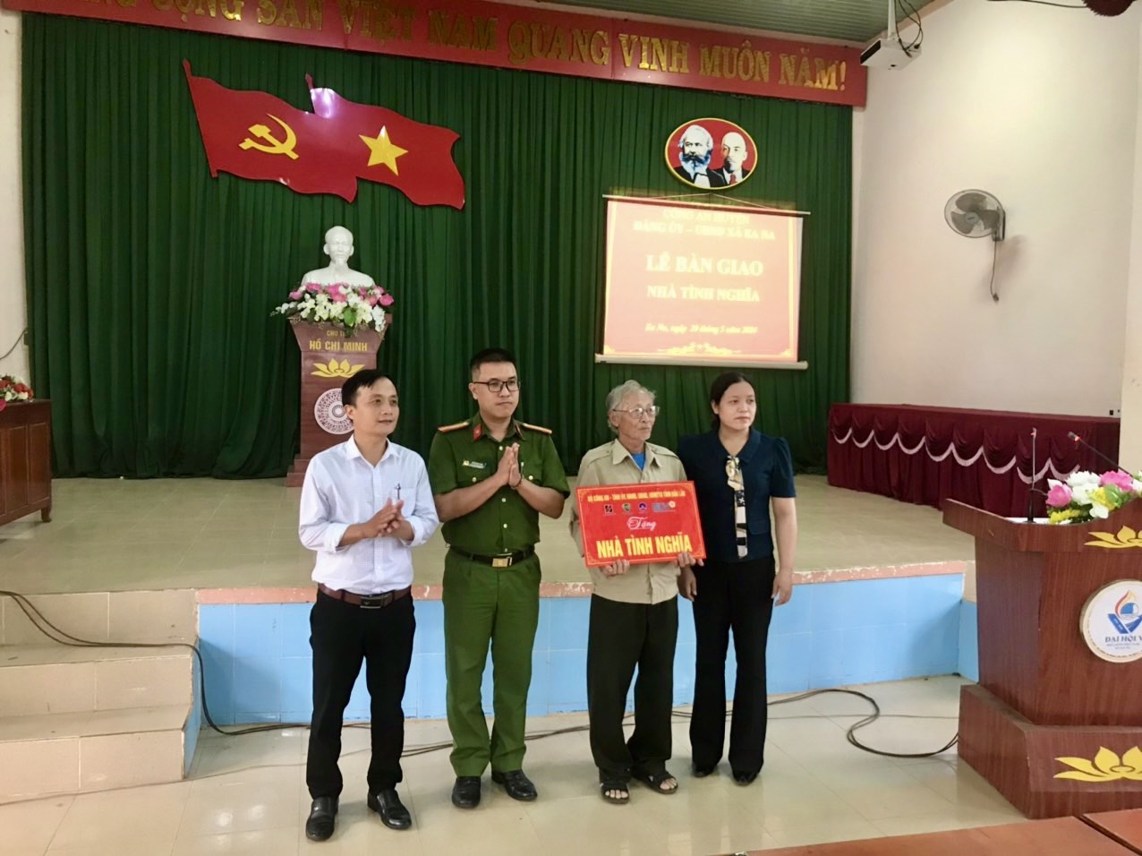 z5492908760353_be94bb32313d4a6a1dd56d02d682e104