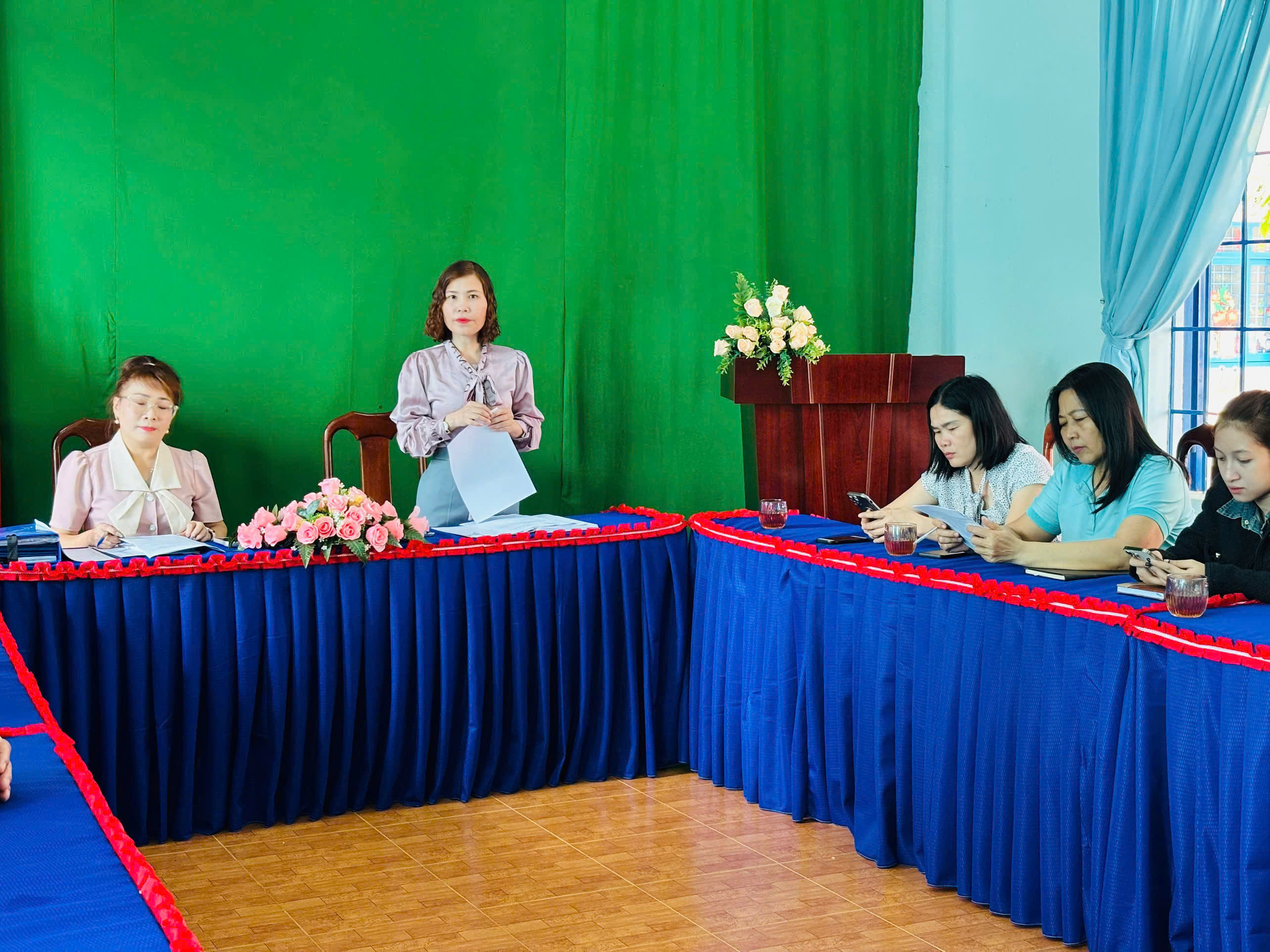 HỘI LHPN XÃ EA NA CHỦ TRÌ GIÁM SÁT CÔNG TÁC ĐẢM BẢO VỆ SINH AN TOÀN THỰC PHẨM BẾP ĂN BÁN TRÚ  TRƯỜNG MẦM NON EA NA