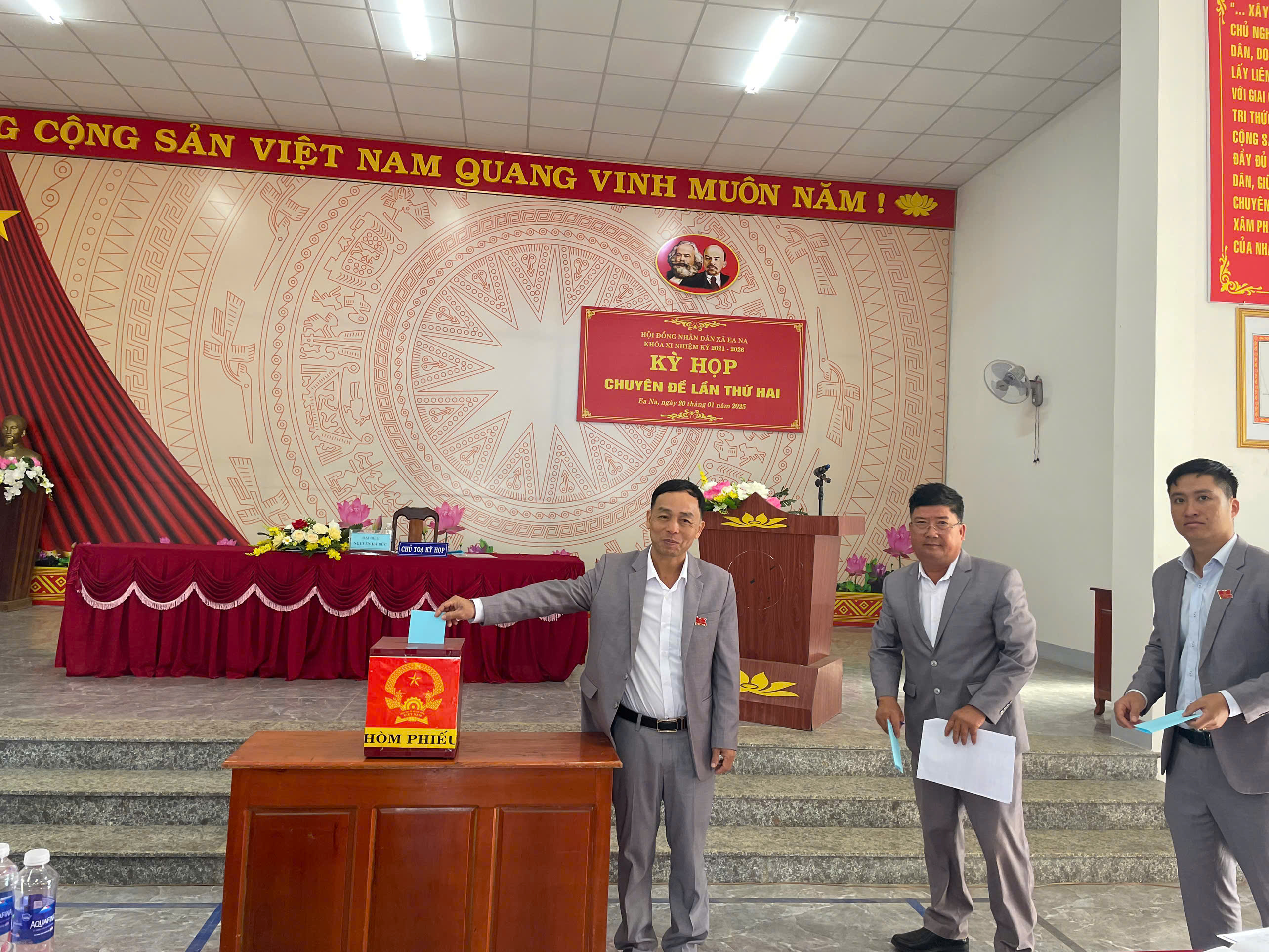 z6253245087933_9129736a8d752dc20ab66c746c460f28