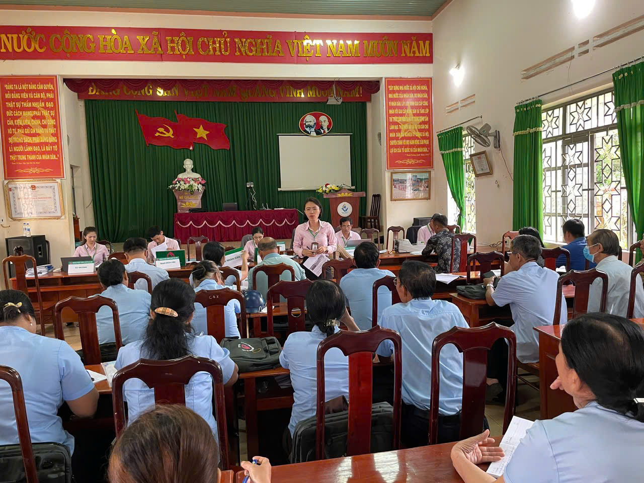 NÂNG CAO CHẤT LƯỢNG HOẠT ĐỘNG TỔ TIẾT KIỆM VÀ VAY VỐN TRÊN ĐỊA BÀN XÃ EA NA