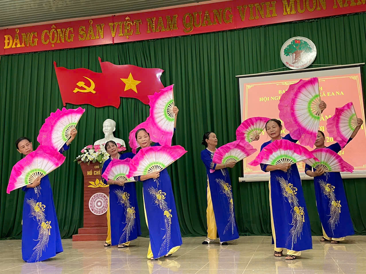 Hội Người cao tuổi xã Ea Na tổ chức Tọa đàm kỷ niệm 33 năm Ngày Quốc tế Người cao tuổi (01/10/1991-01/10/2024)