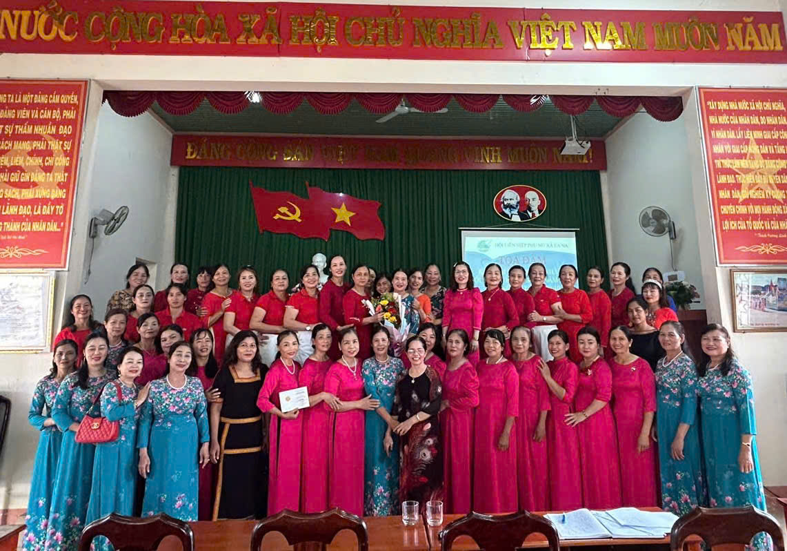 HỘI LHPN XÃ EA NA TỔ CHỨC TỌA ĐÀM KỶ NIỆM 94 NĂM NGÀY THÀNH LẬP HỘI LHPN VIỆT NAM (20/10/1930 - 20/10/2024), 14 NĂM NGÀY PHỤ NỮ VIỆT NAM (20/10/2010 - 20/10/2024)